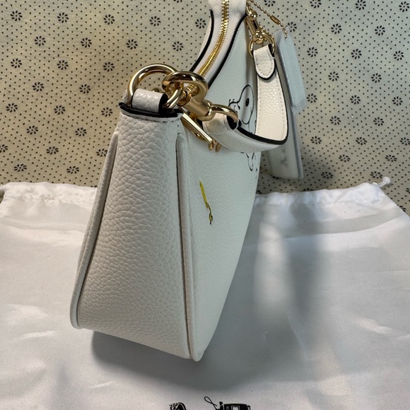 Coach X Peanuts Teri Shoulder Bag With Snoopy - Picture 3 of 5